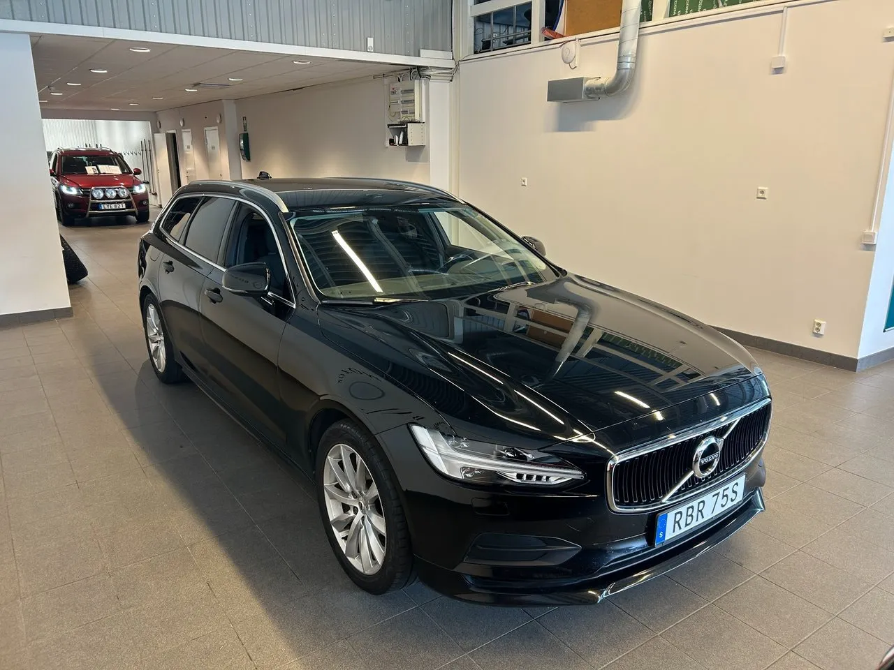 Vehicle image 3