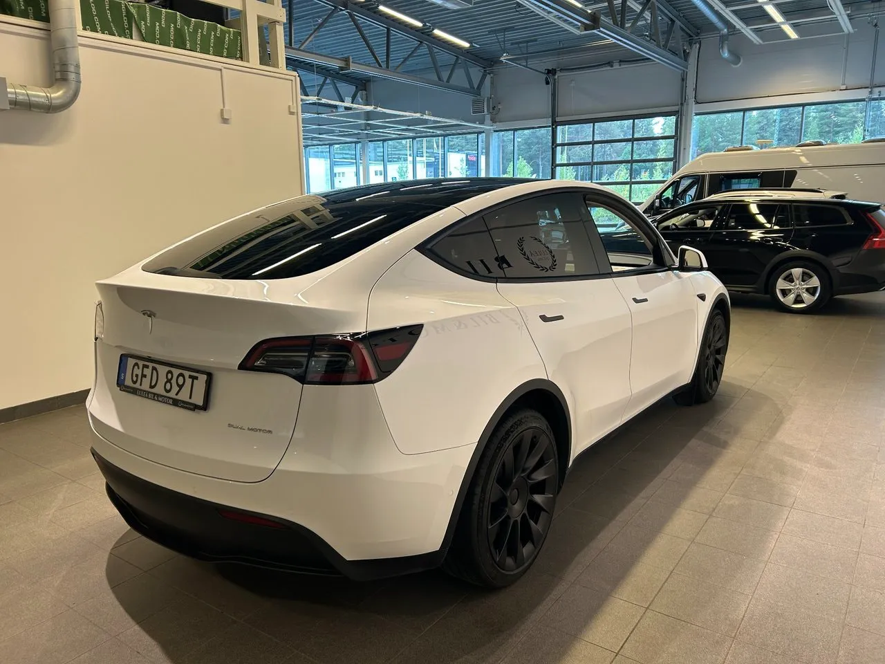 Vehicle image 2