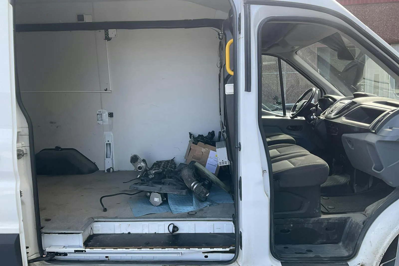 Vehicle image 8