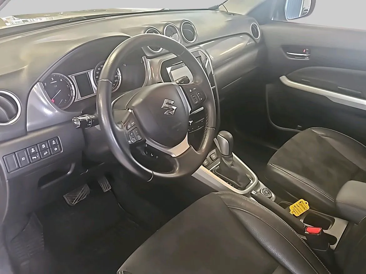 Vehicle image 12