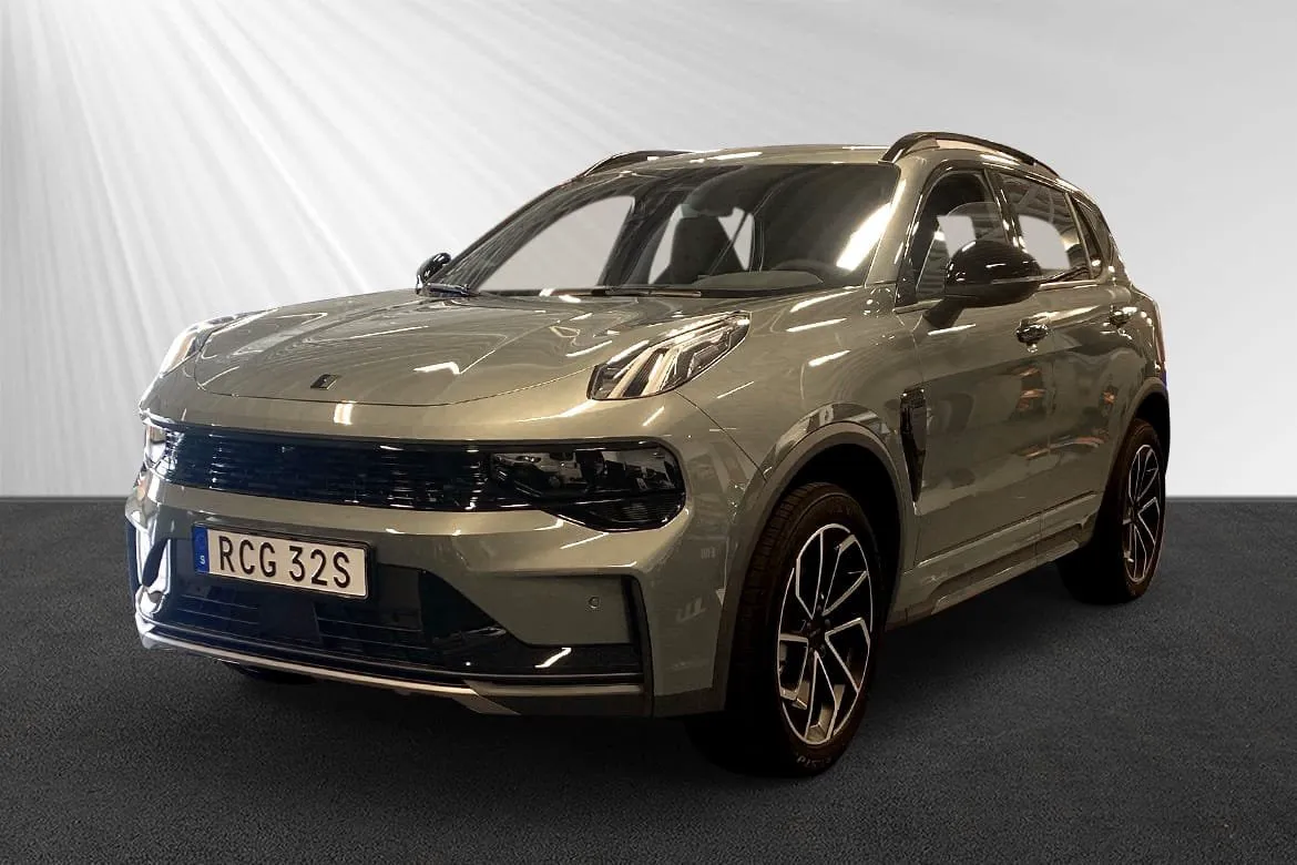 Vehicle image 3