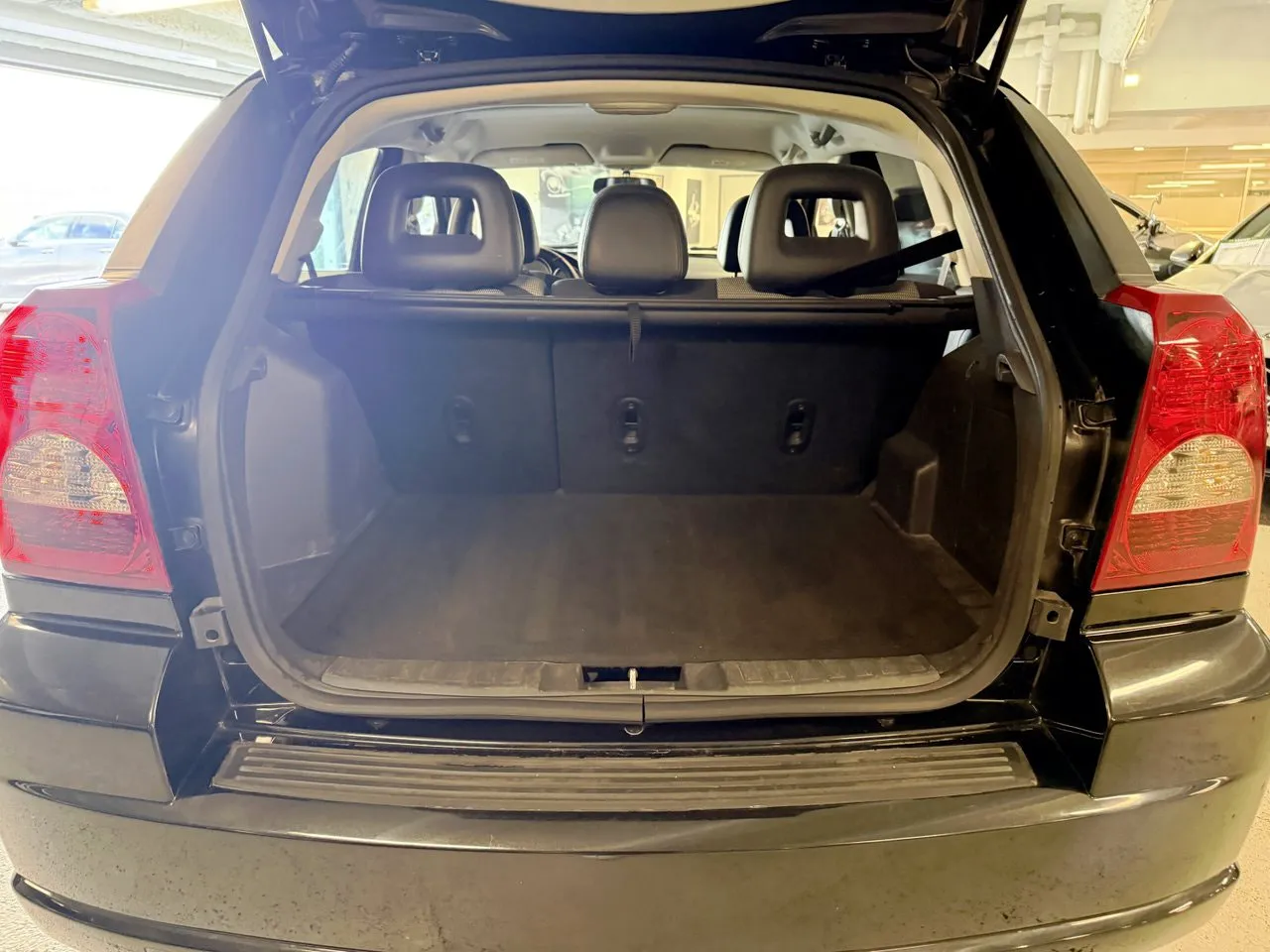 Vehicle image 18
