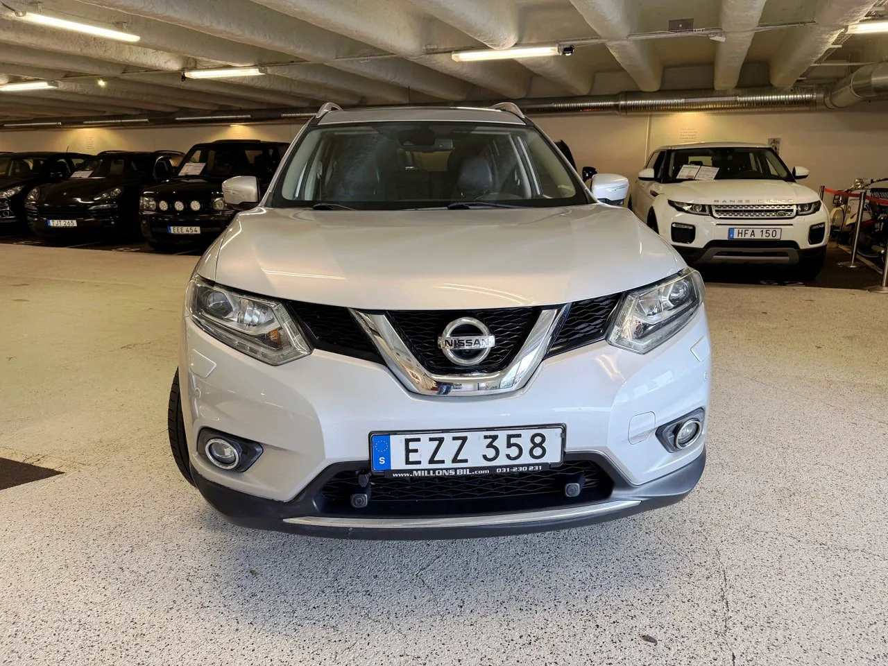 Vehicle image 6