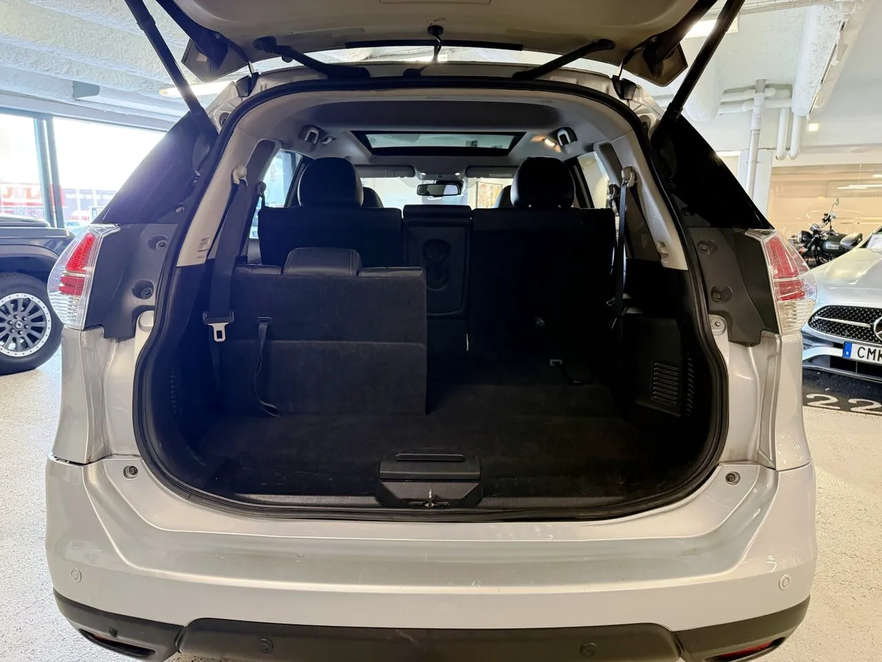 Vehicle image 23