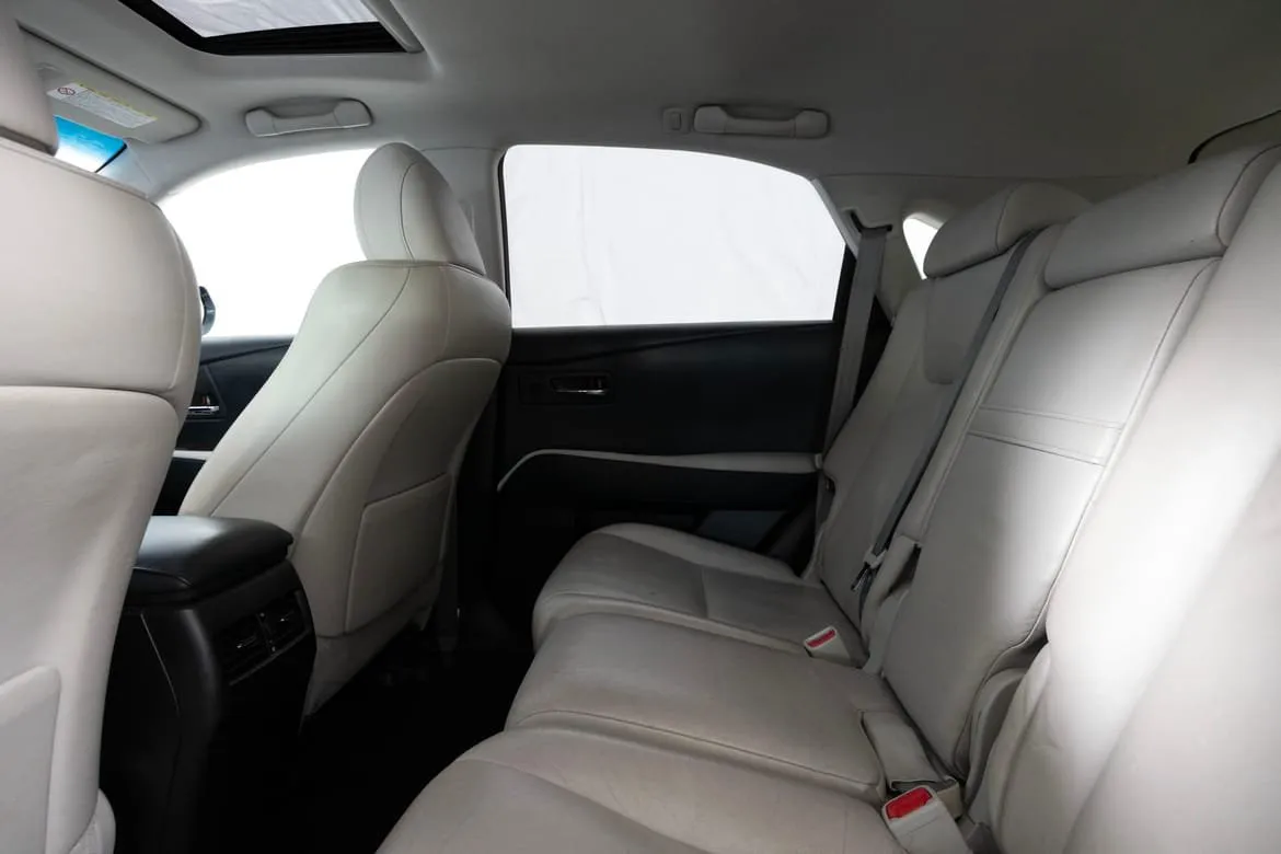 Vehicle image 16