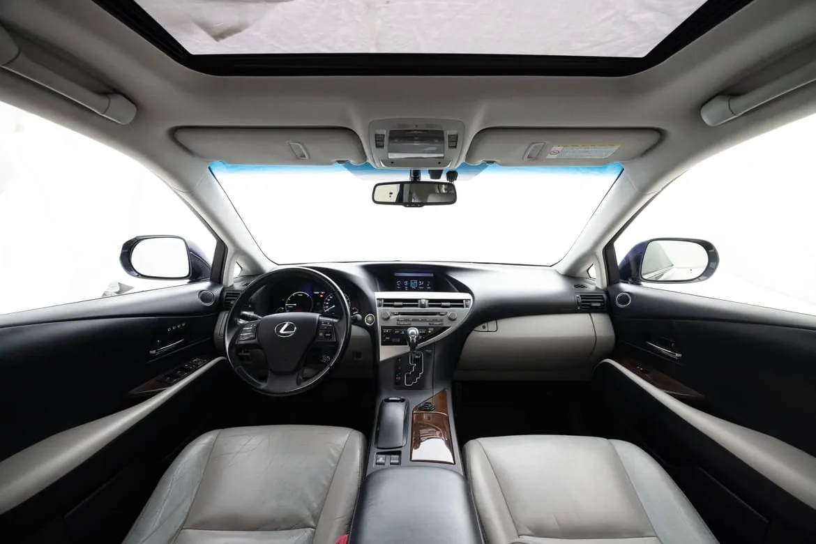 Vehicle image 12