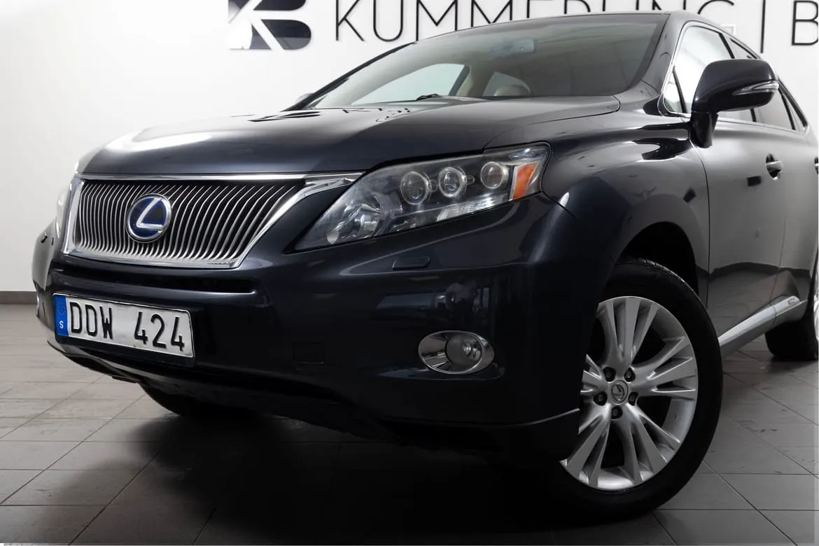 Vehicle image 9
