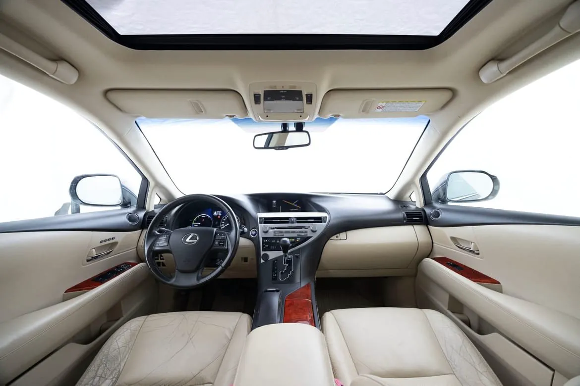 Vehicle image 12