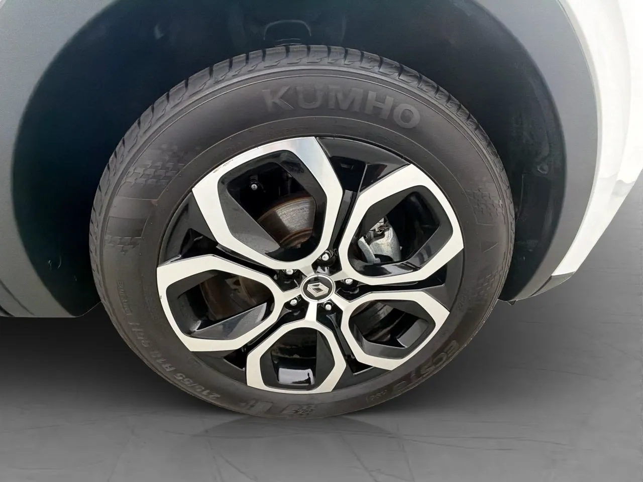 Vehicle image 33