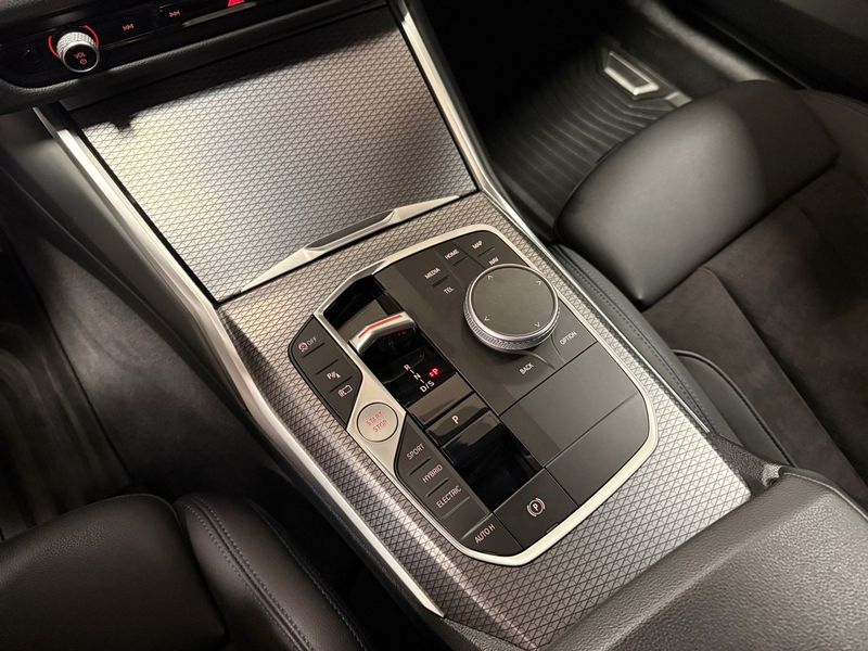 BMW 330 bild 13