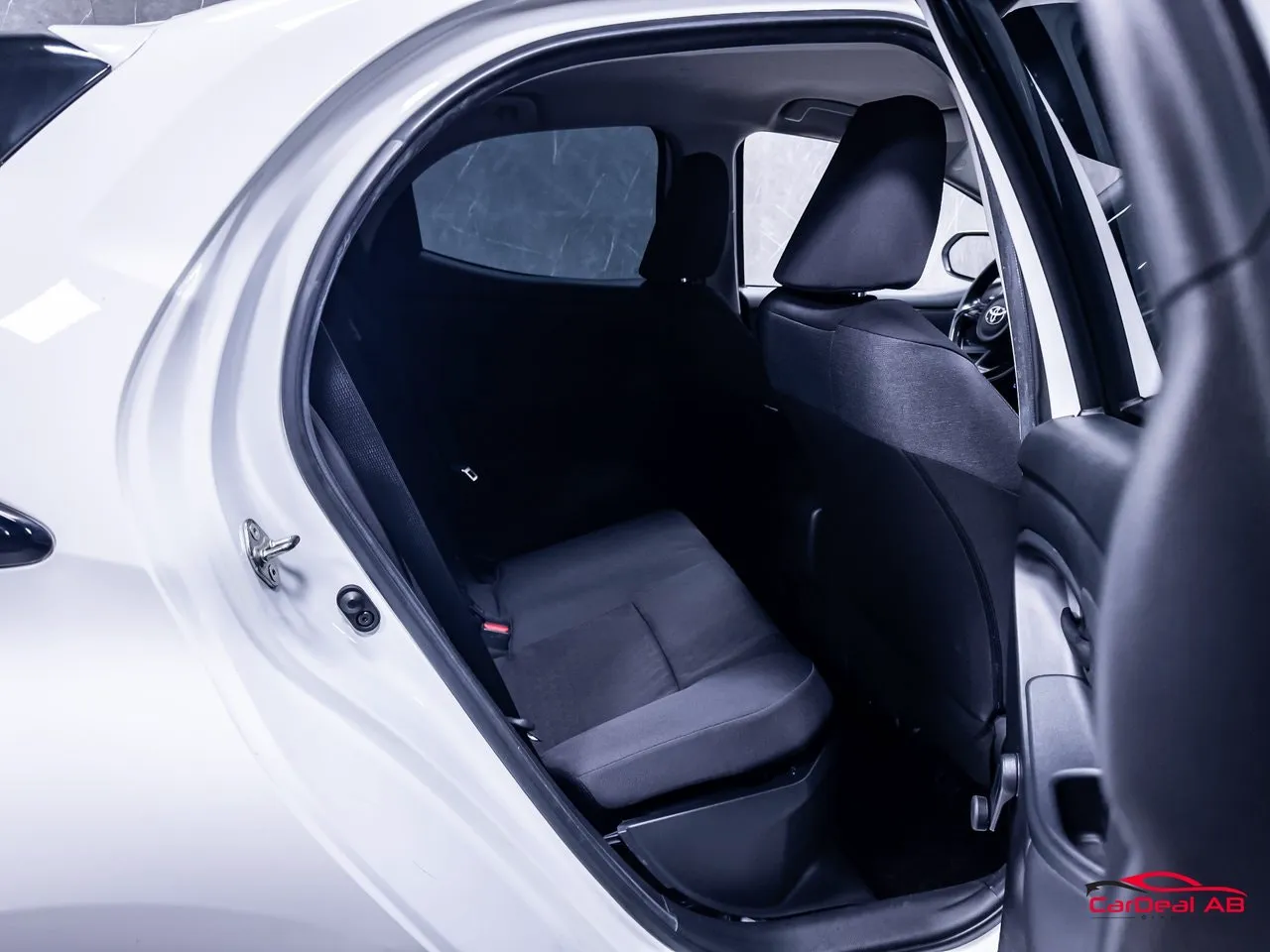 Vehicle image 15
