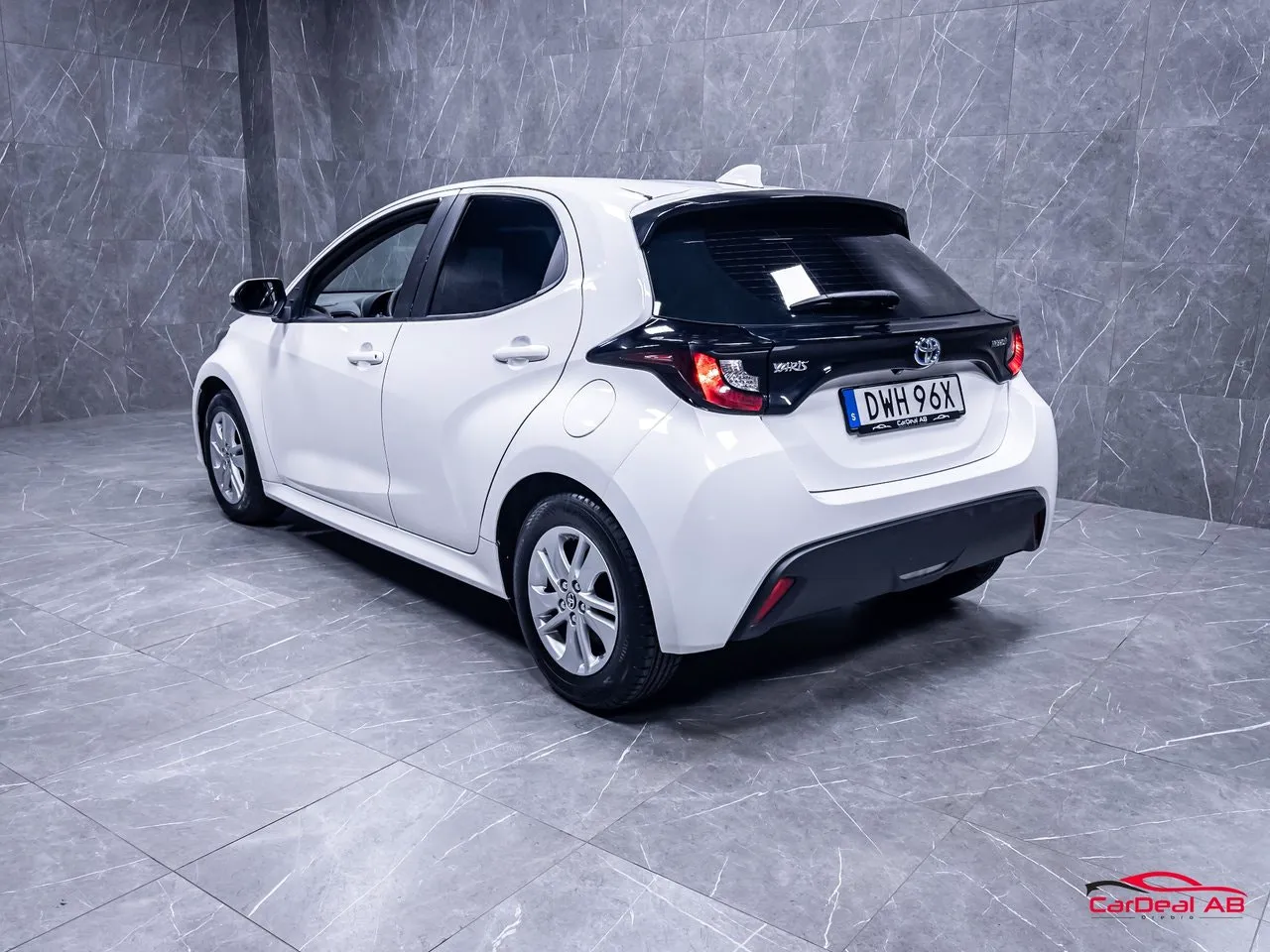 Vehicle image 4