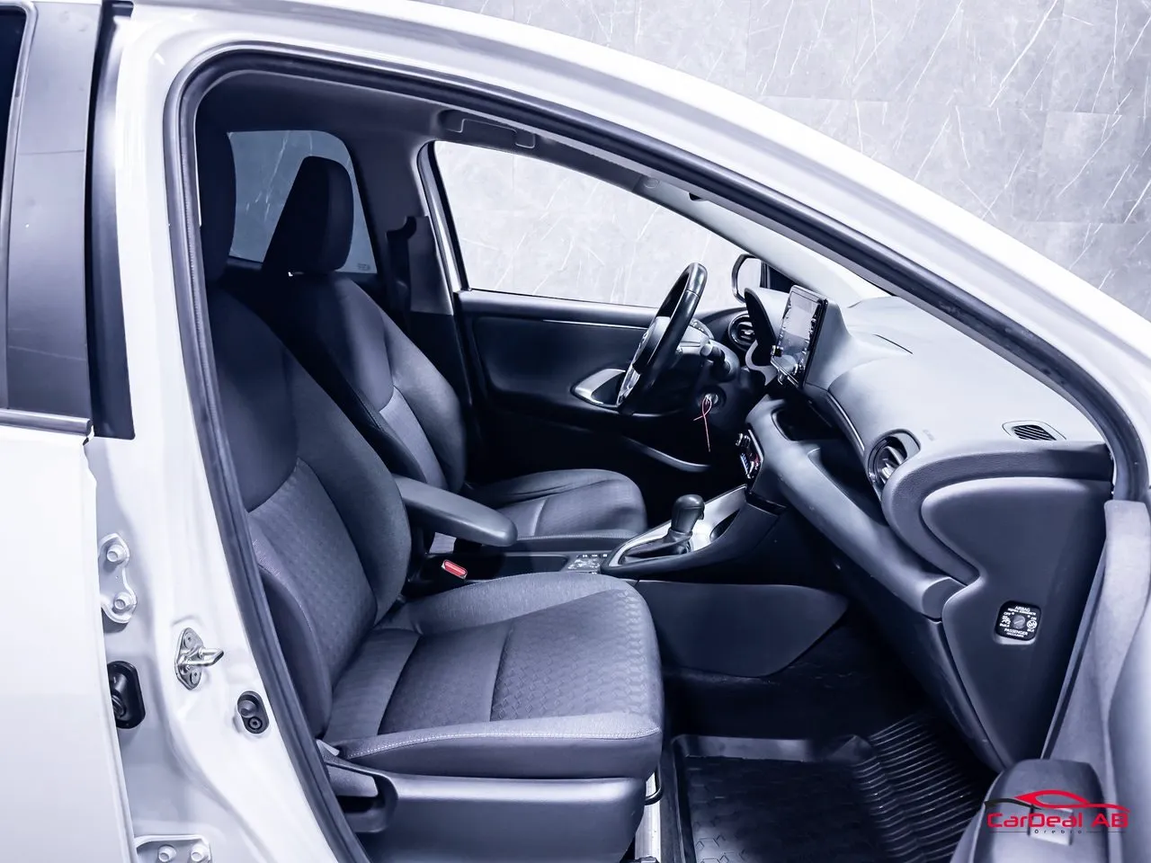 Vehicle image 14