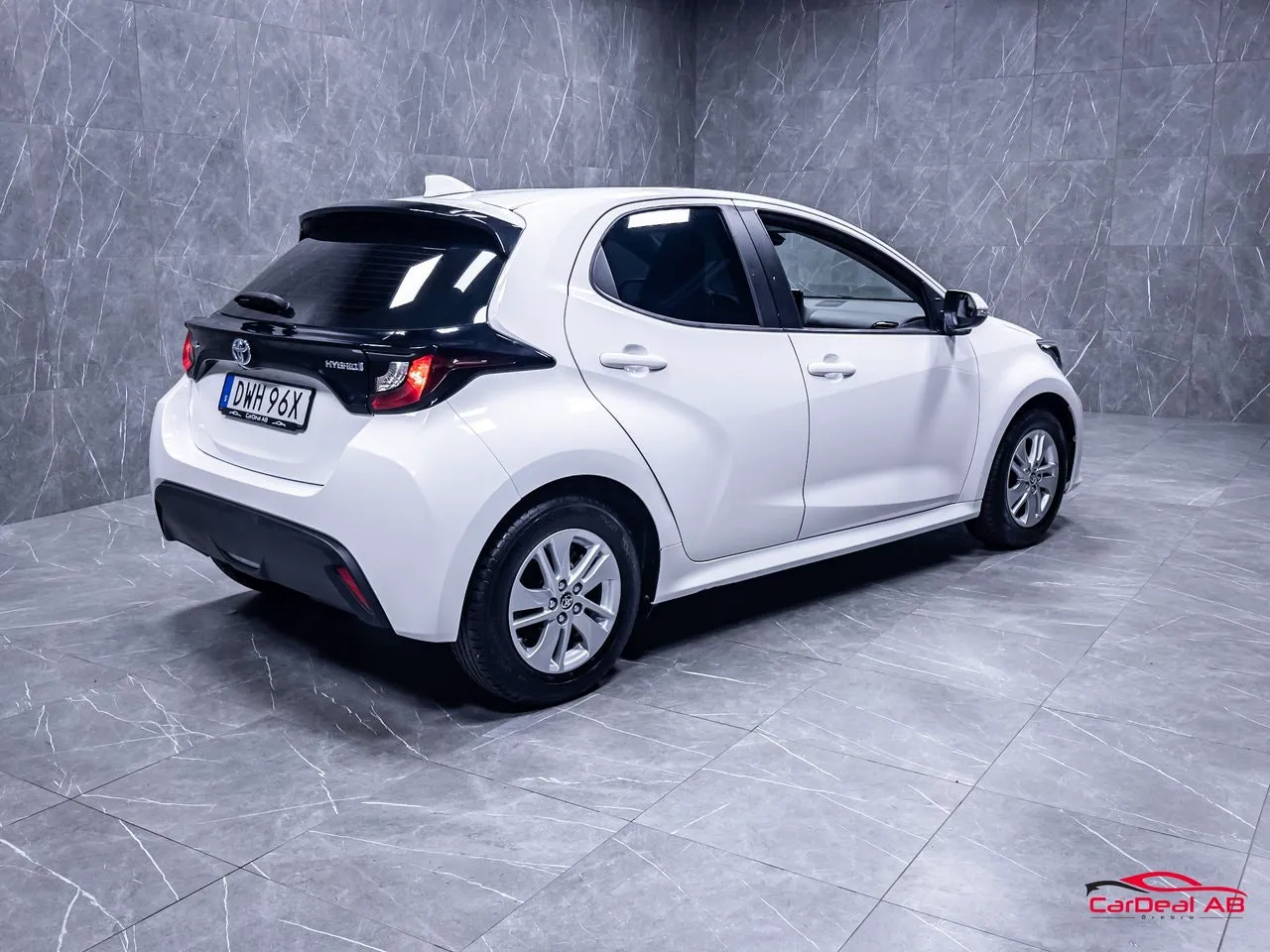 Vehicle image 6