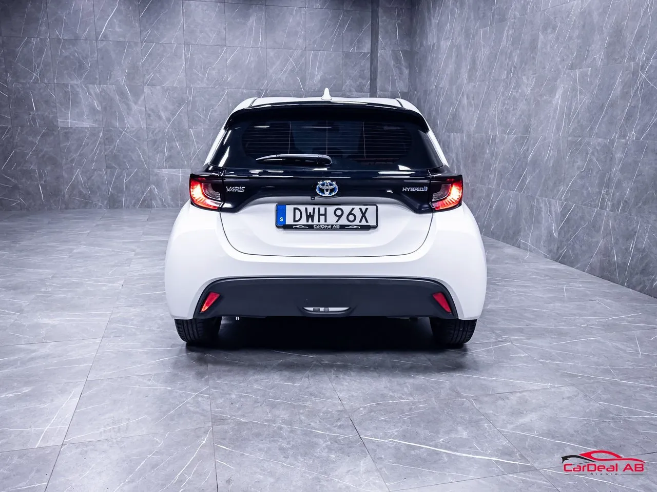 Vehicle image 5