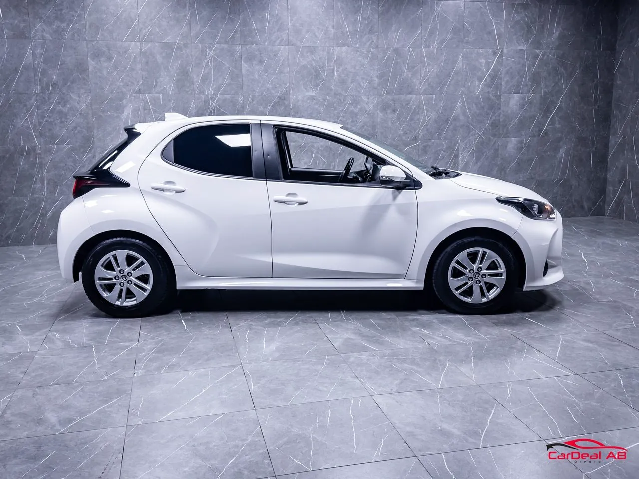 Vehicle image 7