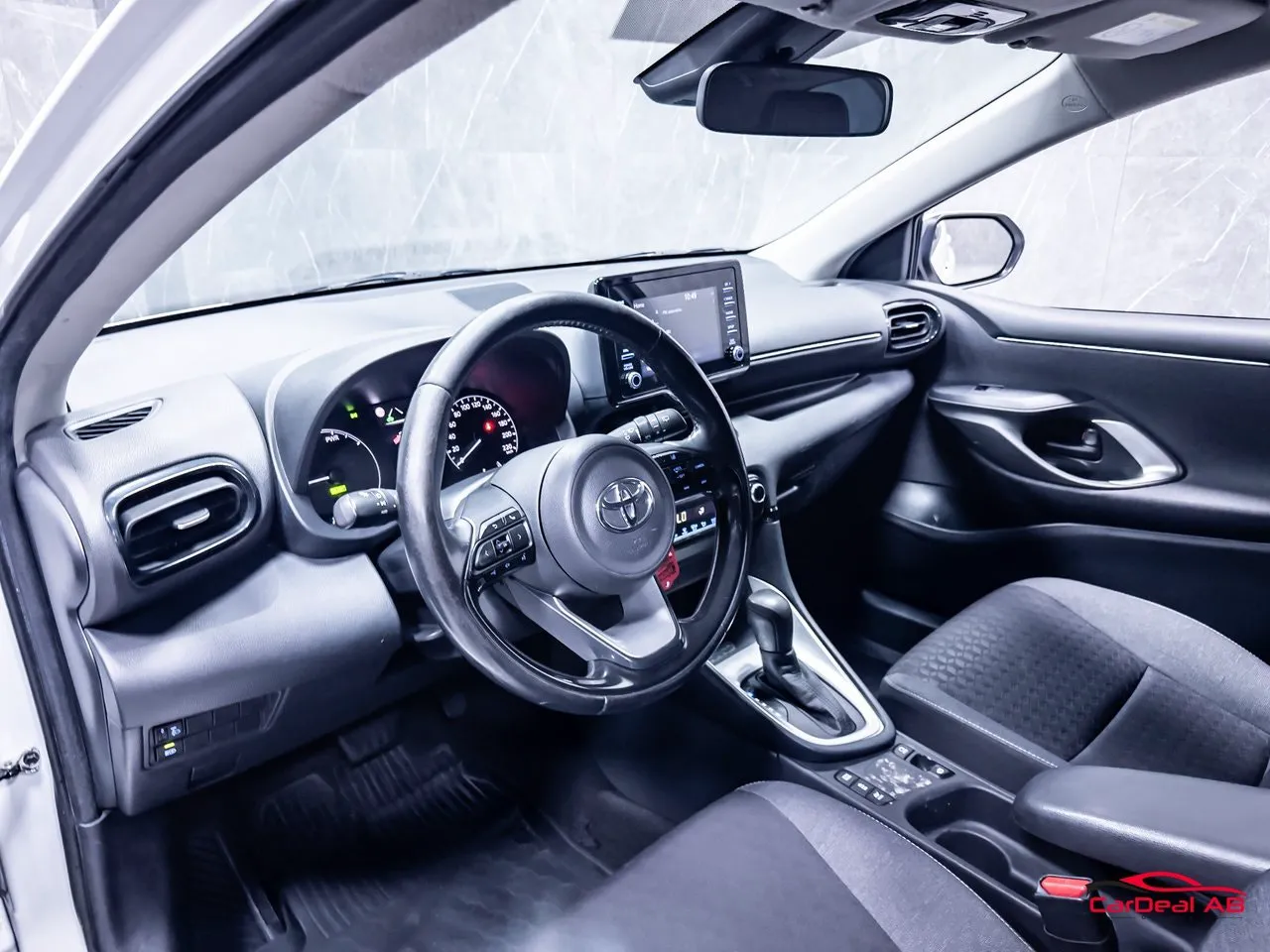 Vehicle image 10