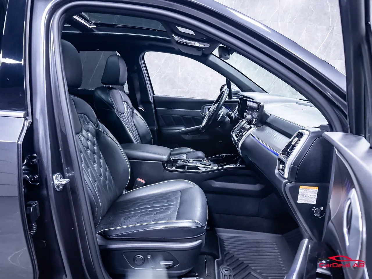 Vehicle image 14