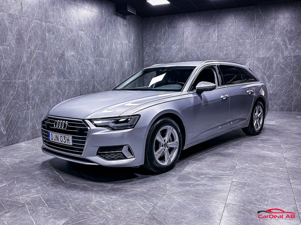 Vehicle image 6