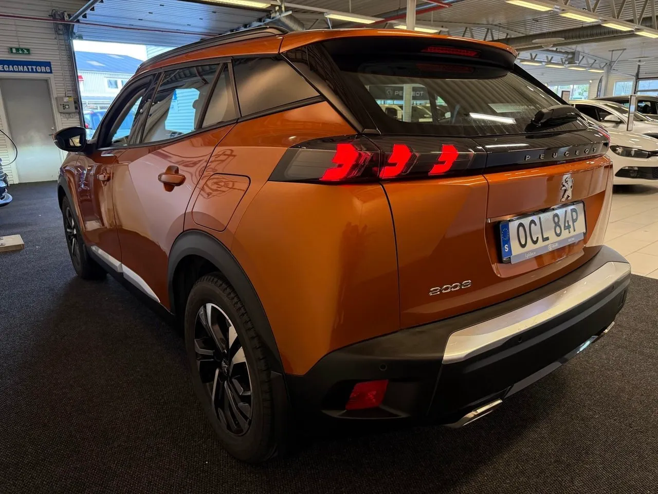 Vehicle image 5