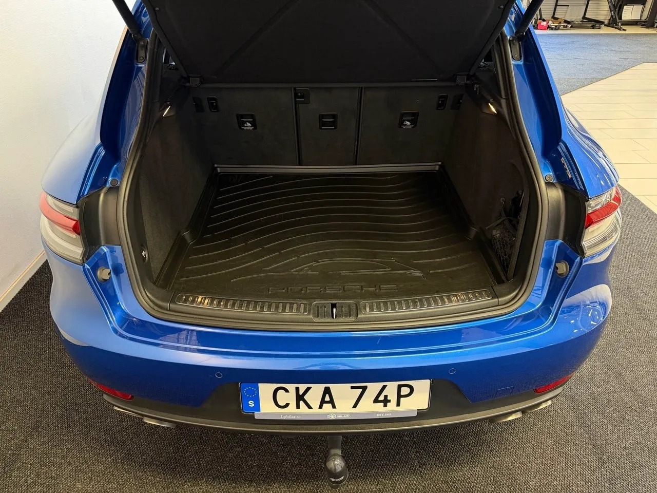 Vehicle image 23
