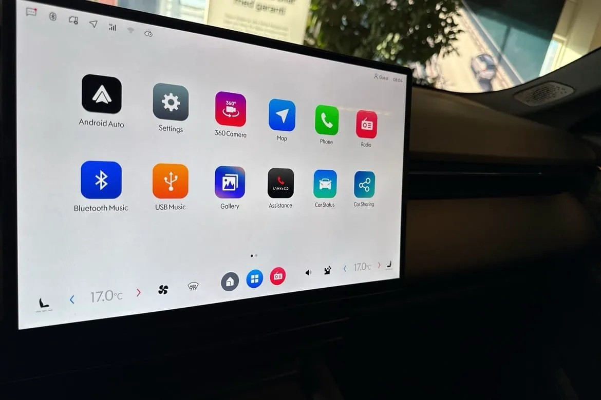 Vehicle image 10