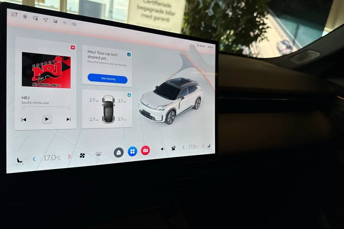 Vehicle image 11