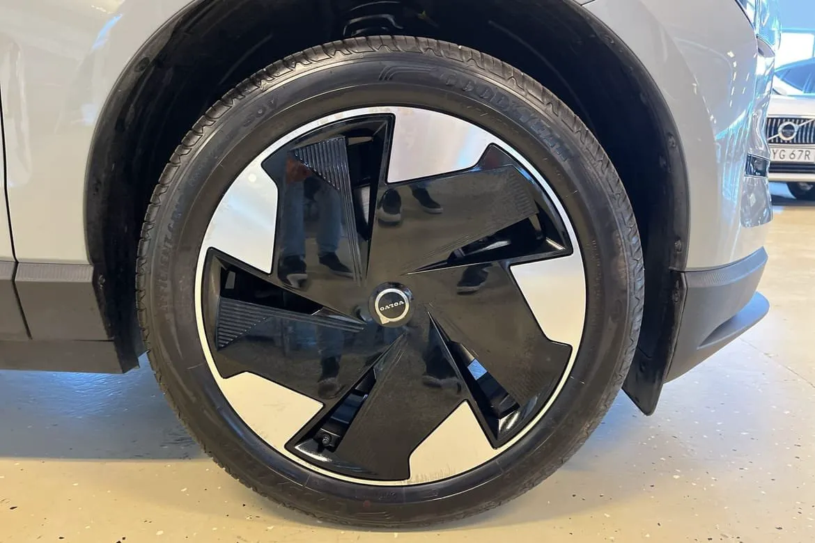 Vehicle image 22
