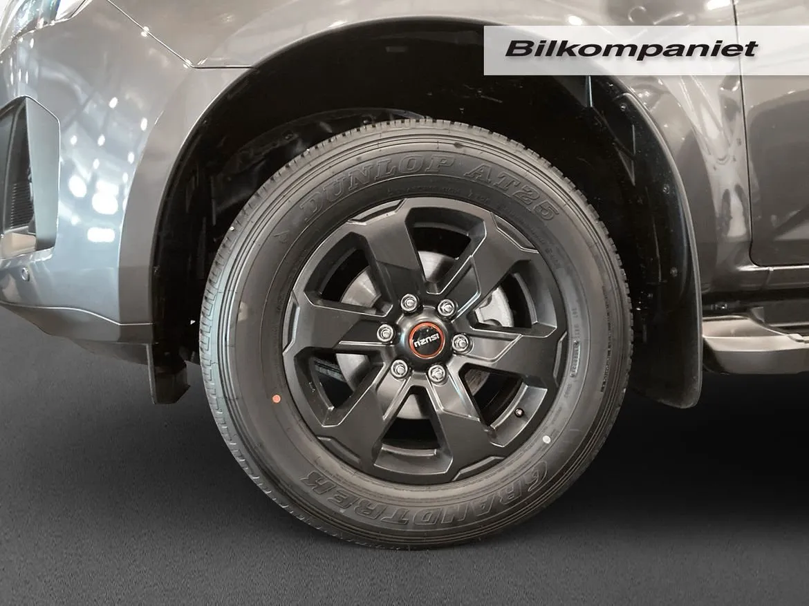 Vehicle image 8