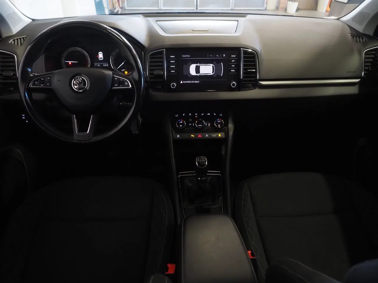 Vehicle image 16