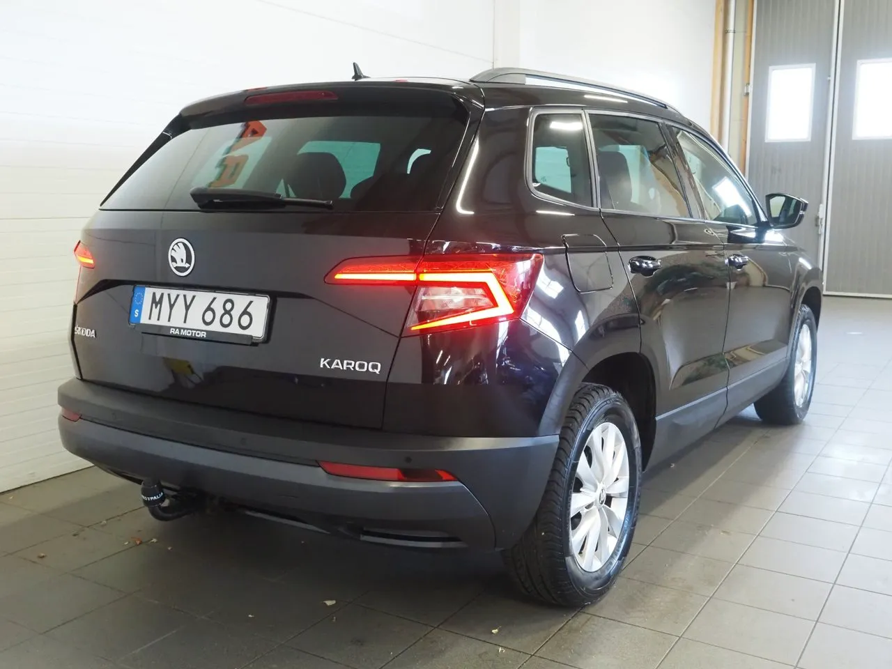 Vehicle image 5