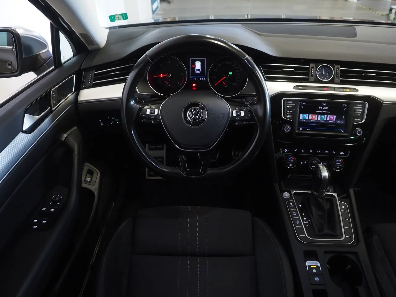 Vehicle image 14