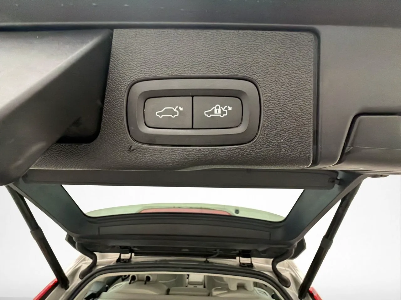 Vehicle image 34