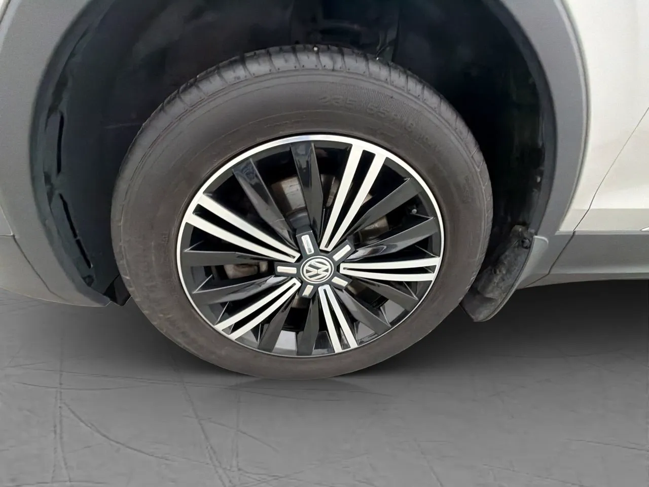 Vehicle image 24