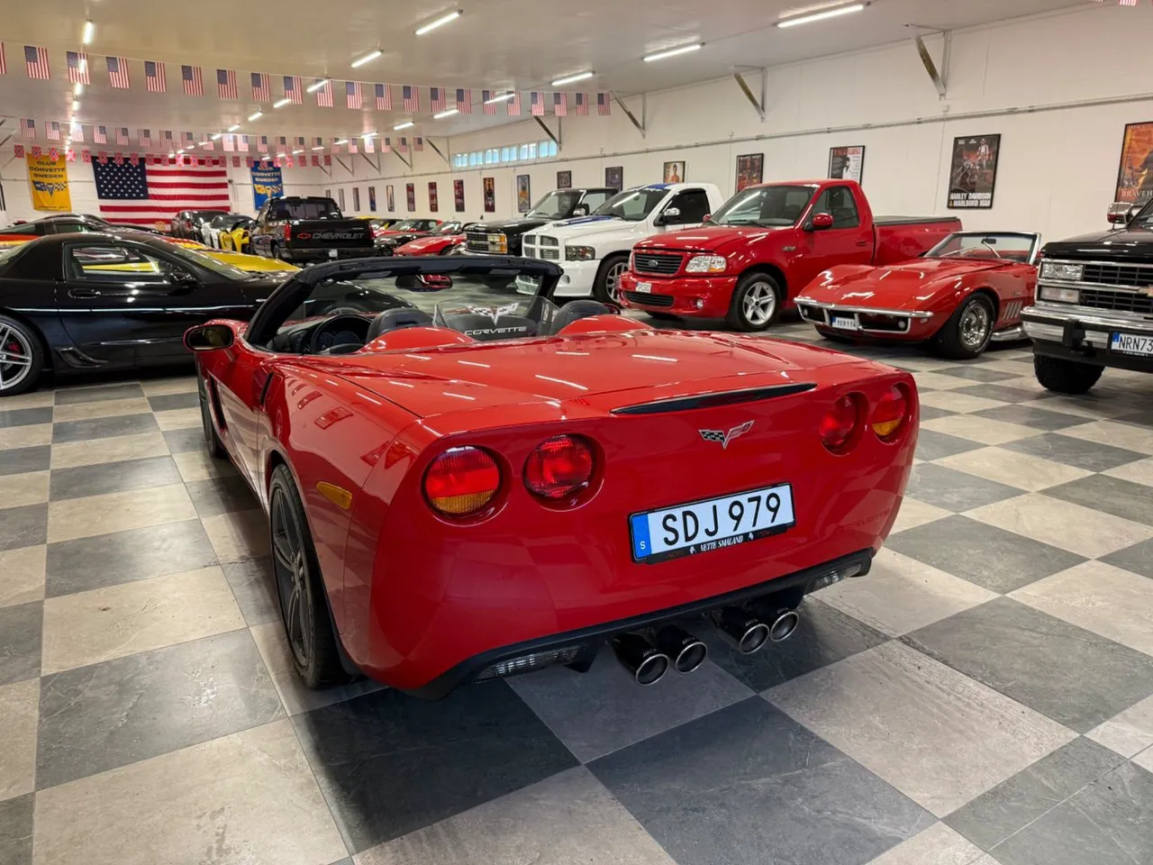 Vehicle image 10