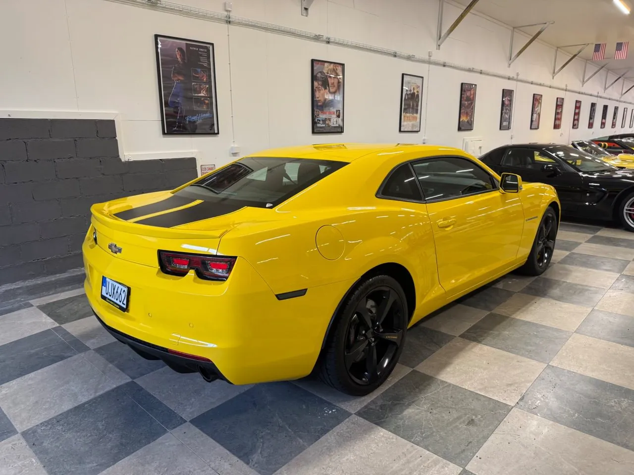 Vehicle image 15