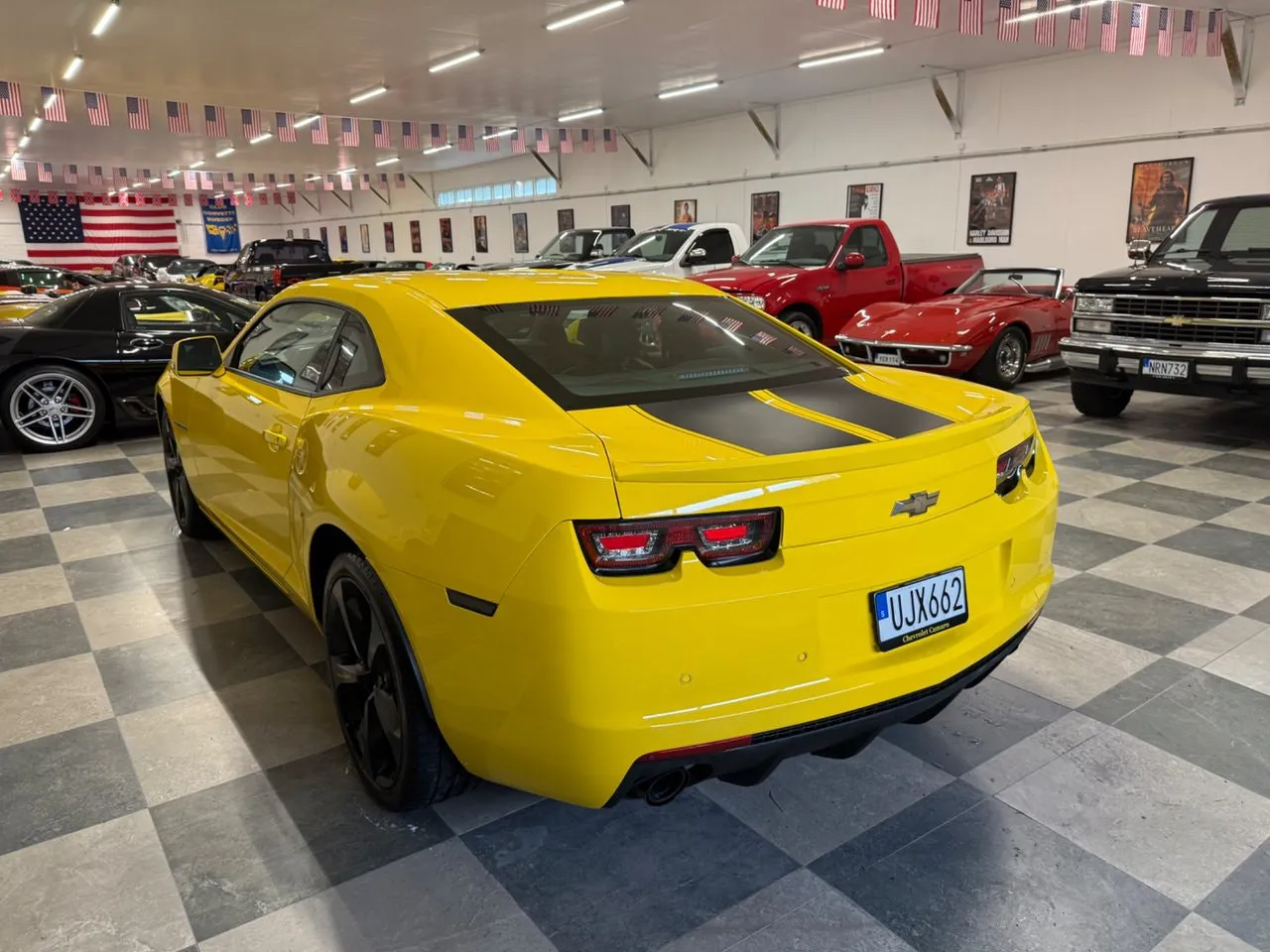 Vehicle image 13