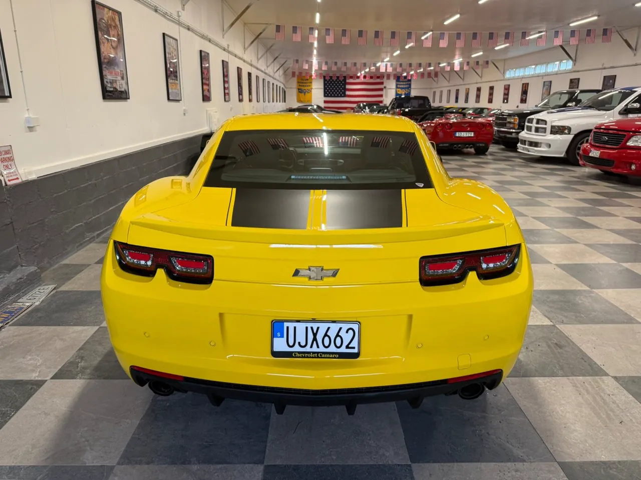 Vehicle image 14