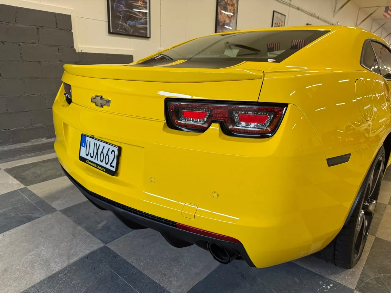 Vehicle image 18