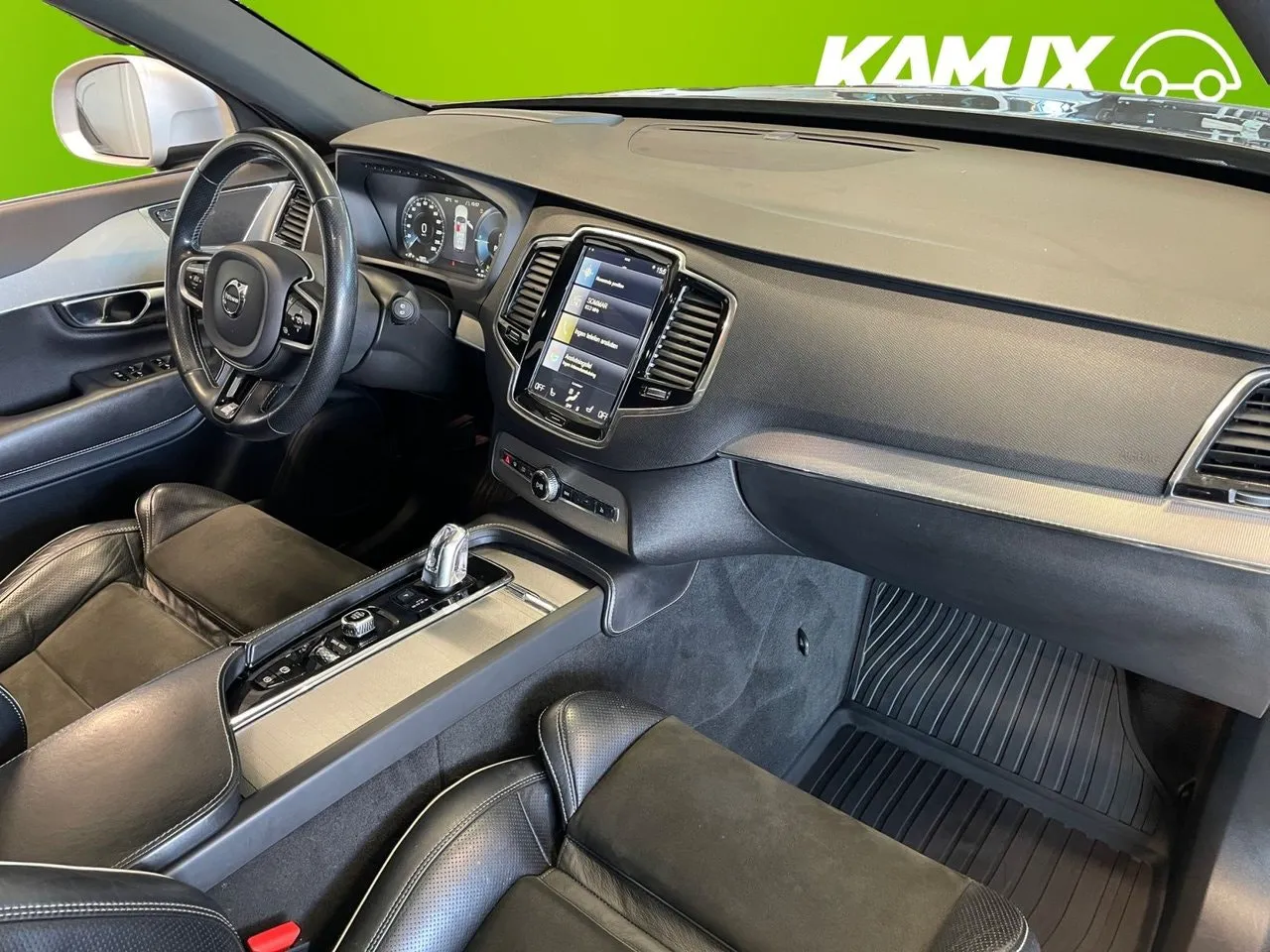 Vehicle image 16