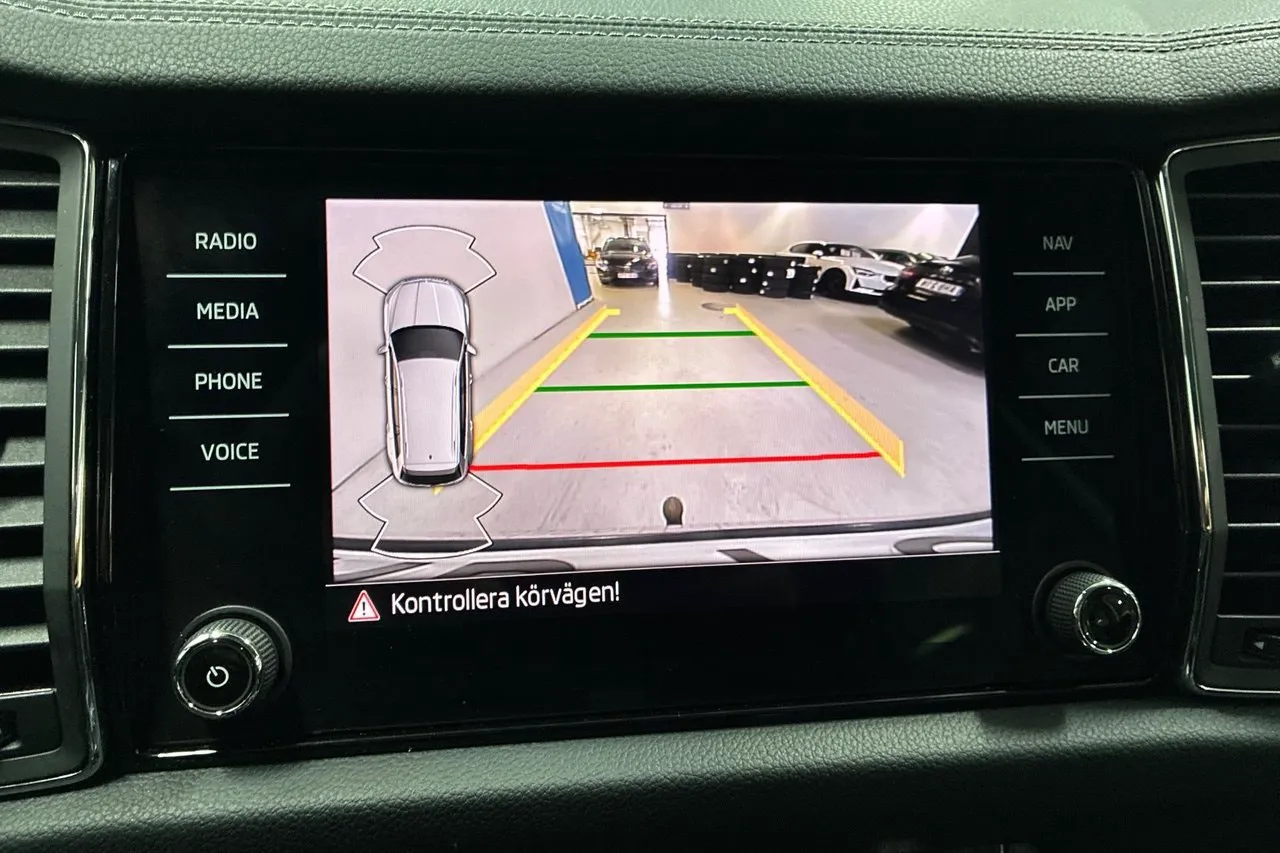 Vehicle image 18