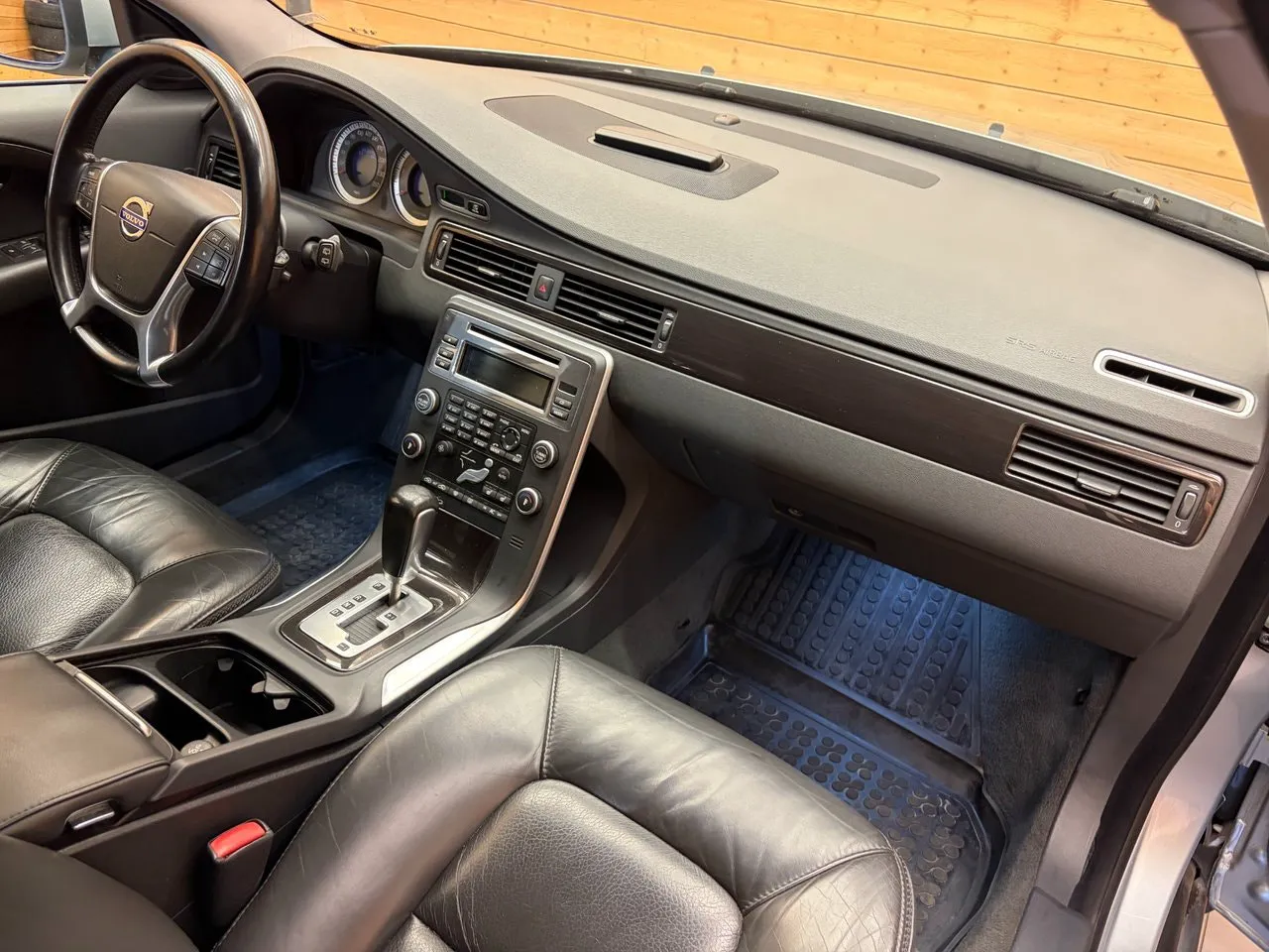 Vehicle image 23