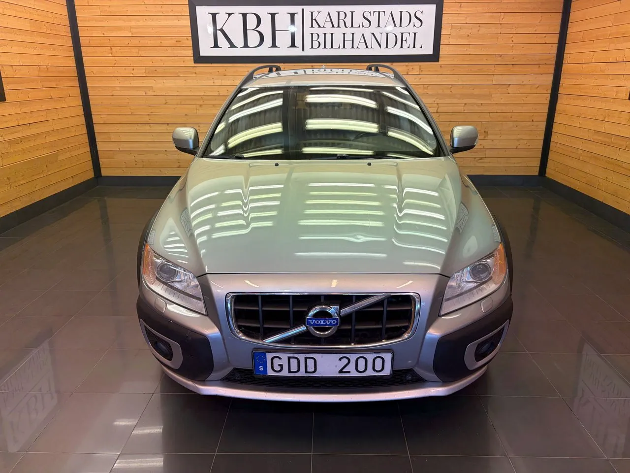 Vehicle image 8
