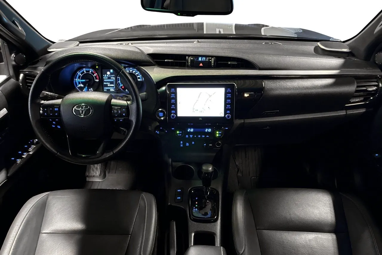 Vehicle image 9