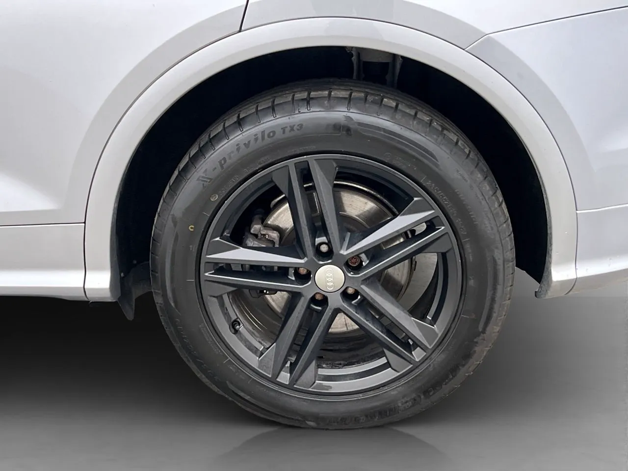 Vehicle image 30