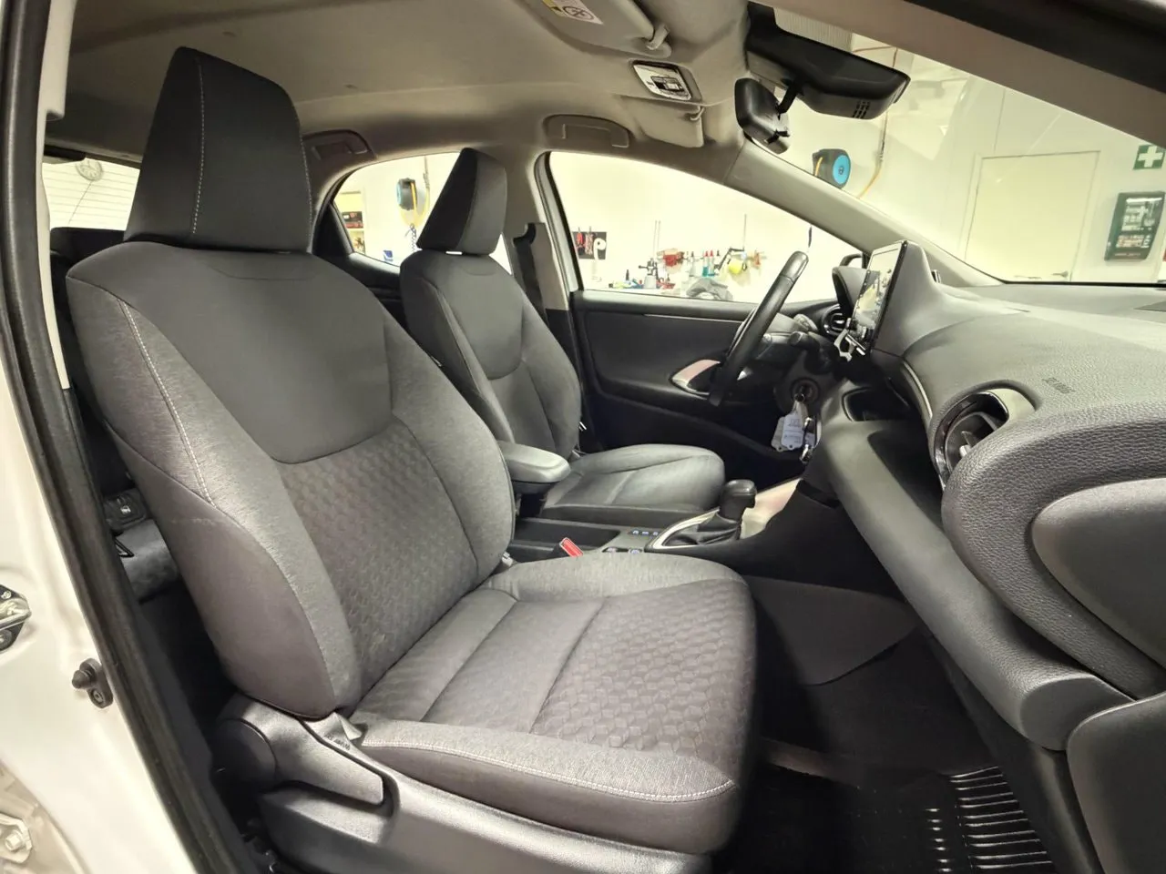Vehicle image 11