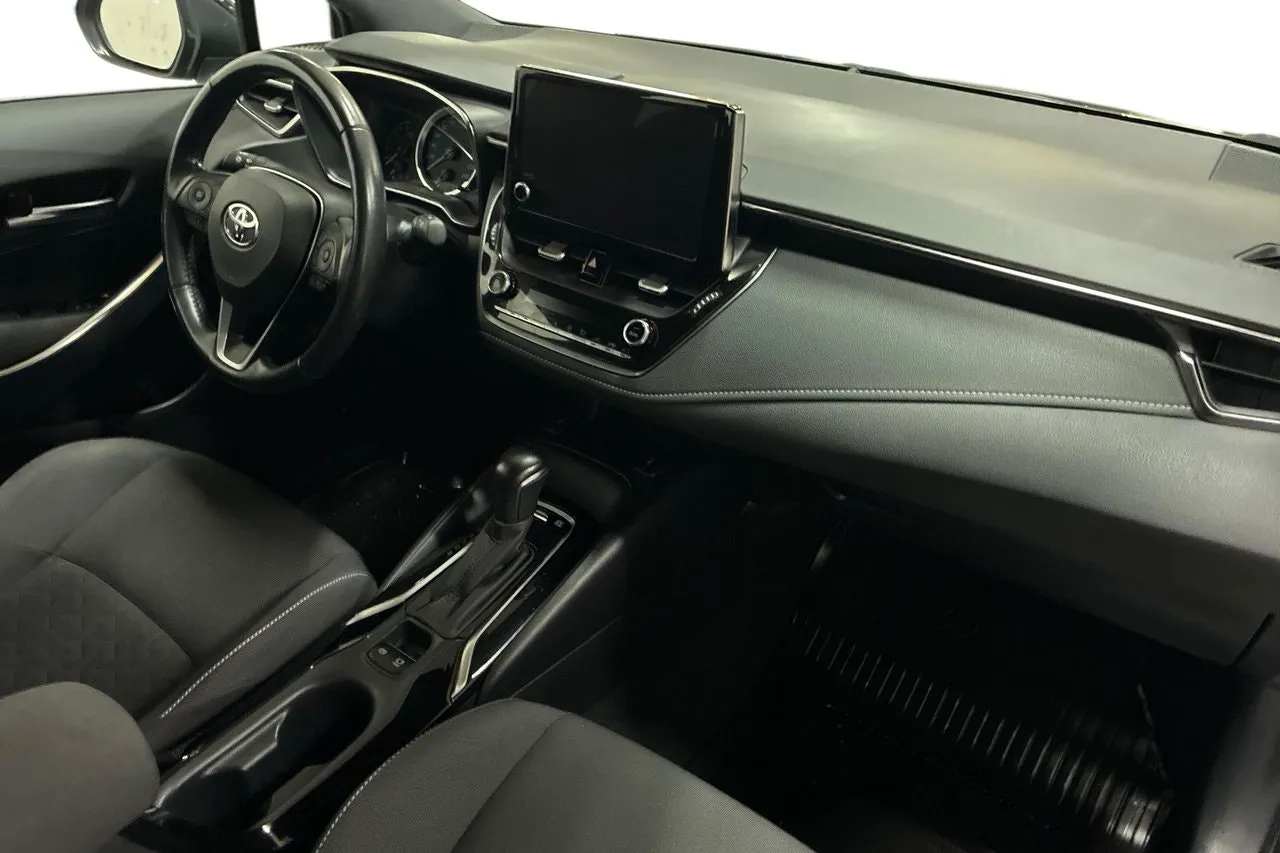 Vehicle image 14