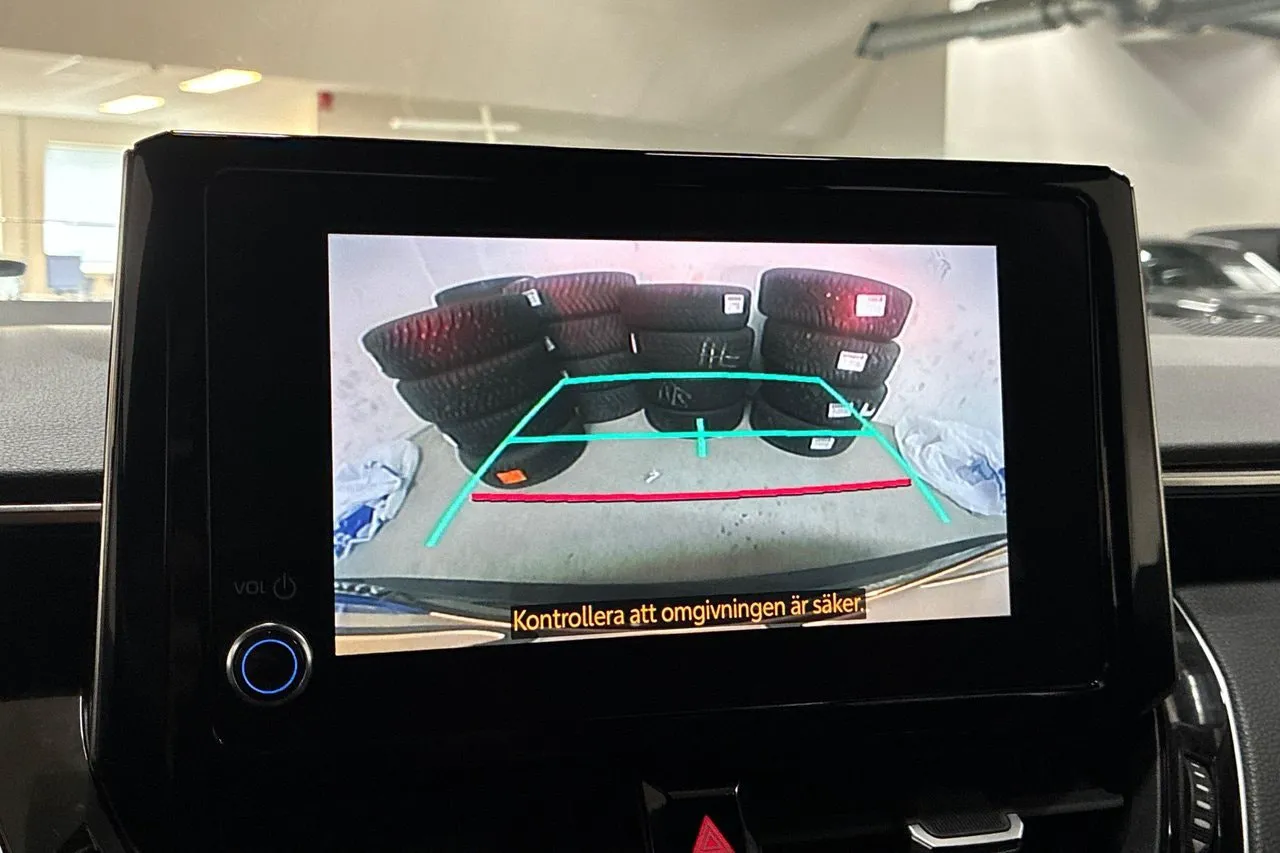 Vehicle image 18
