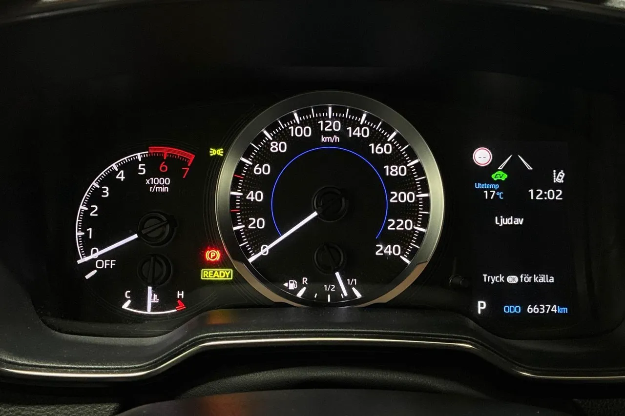 Vehicle image 16