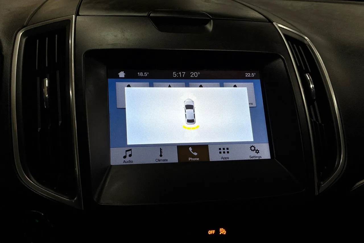 Vehicle image 18